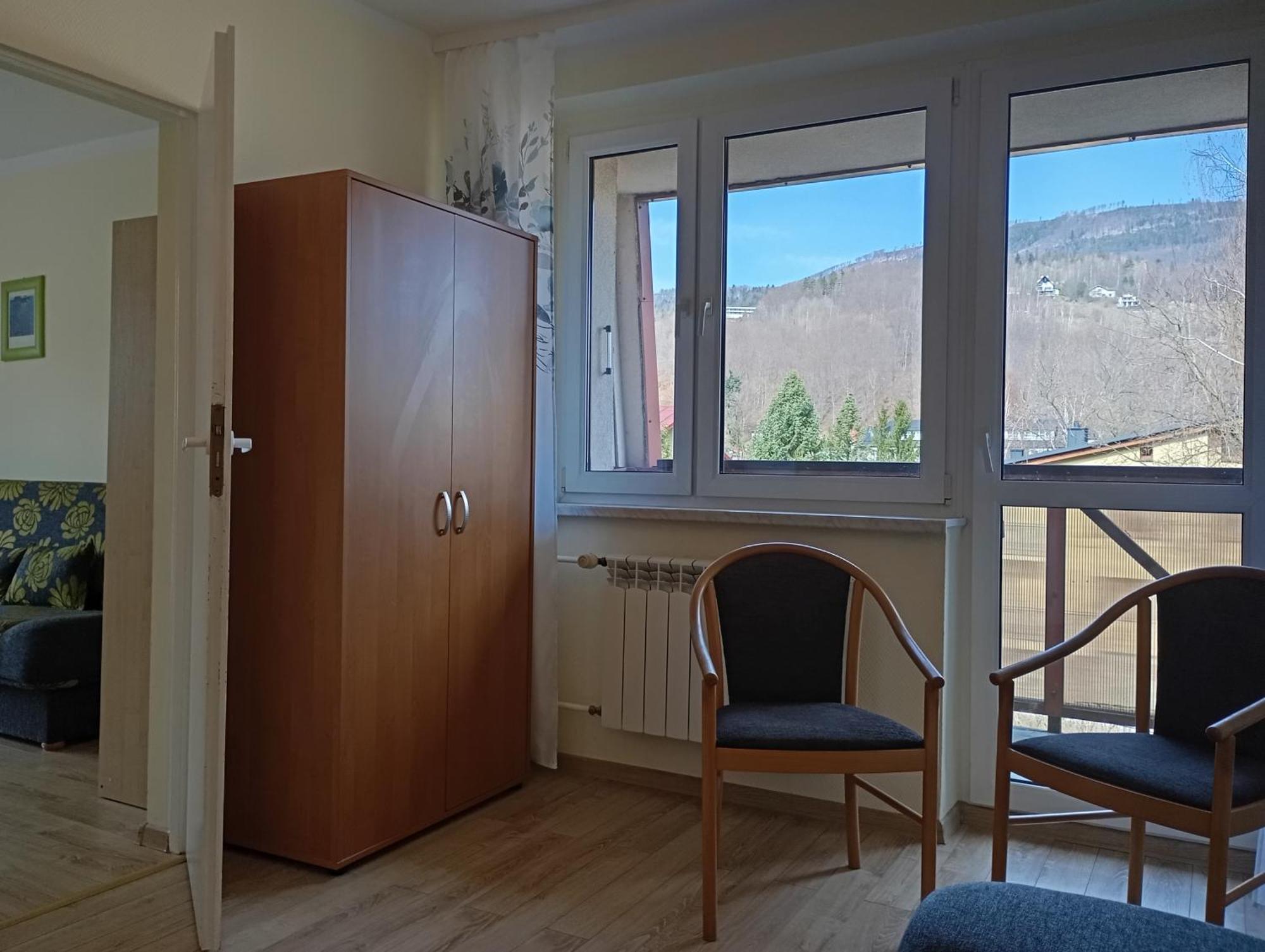 לינה וארוחת בוקר שצ'צ'ירק Osrodek Wypoczynkowy Zapalenica מראה חיצוני תמונה